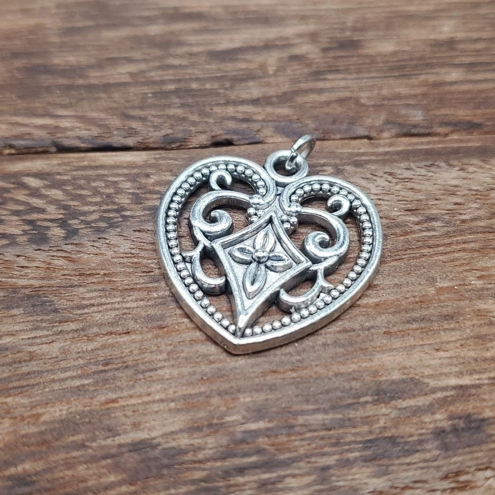 Gorgeous edwardian open work heart‎ pendant